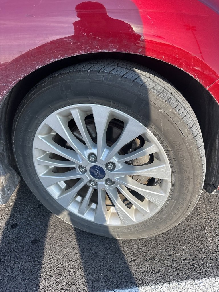 Used 2017 Ford C-MAX Energi SE w/ Equipment Group 402A image 3