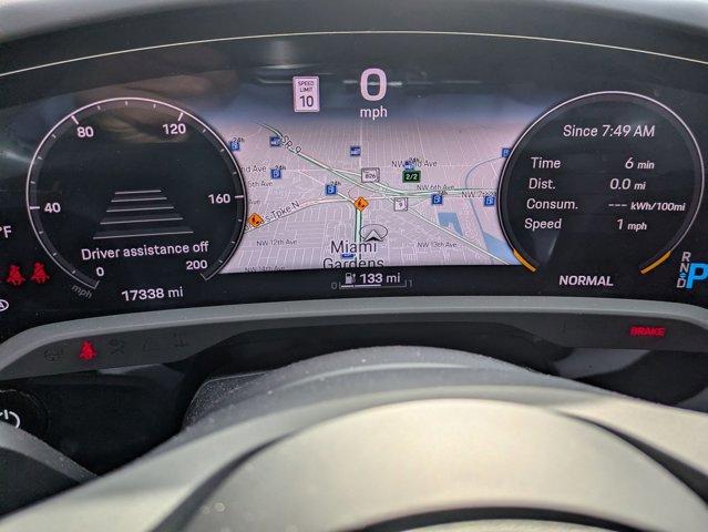 Used 2022 Porsche Taycan 4 Cross Turismo AWD/4WD image 10