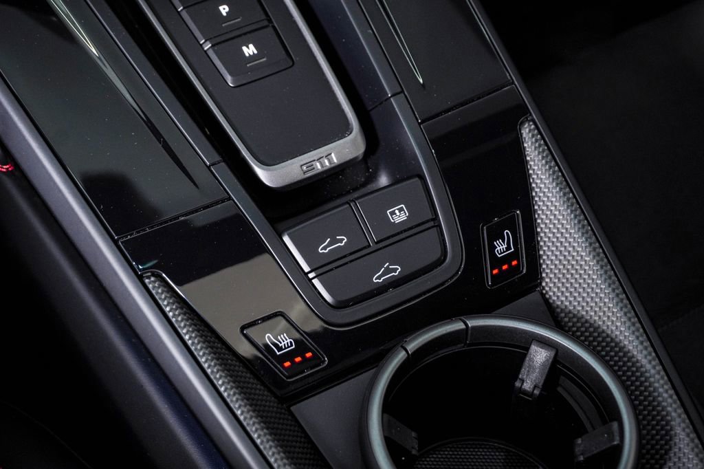 Certified 2025 Porsche 911 Carrera GTS RWD image 29