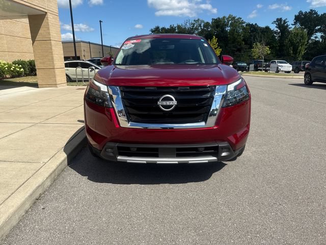 Used 2025 Nissan Pathfinder Platinum w/ Cargo Package FWD image 7