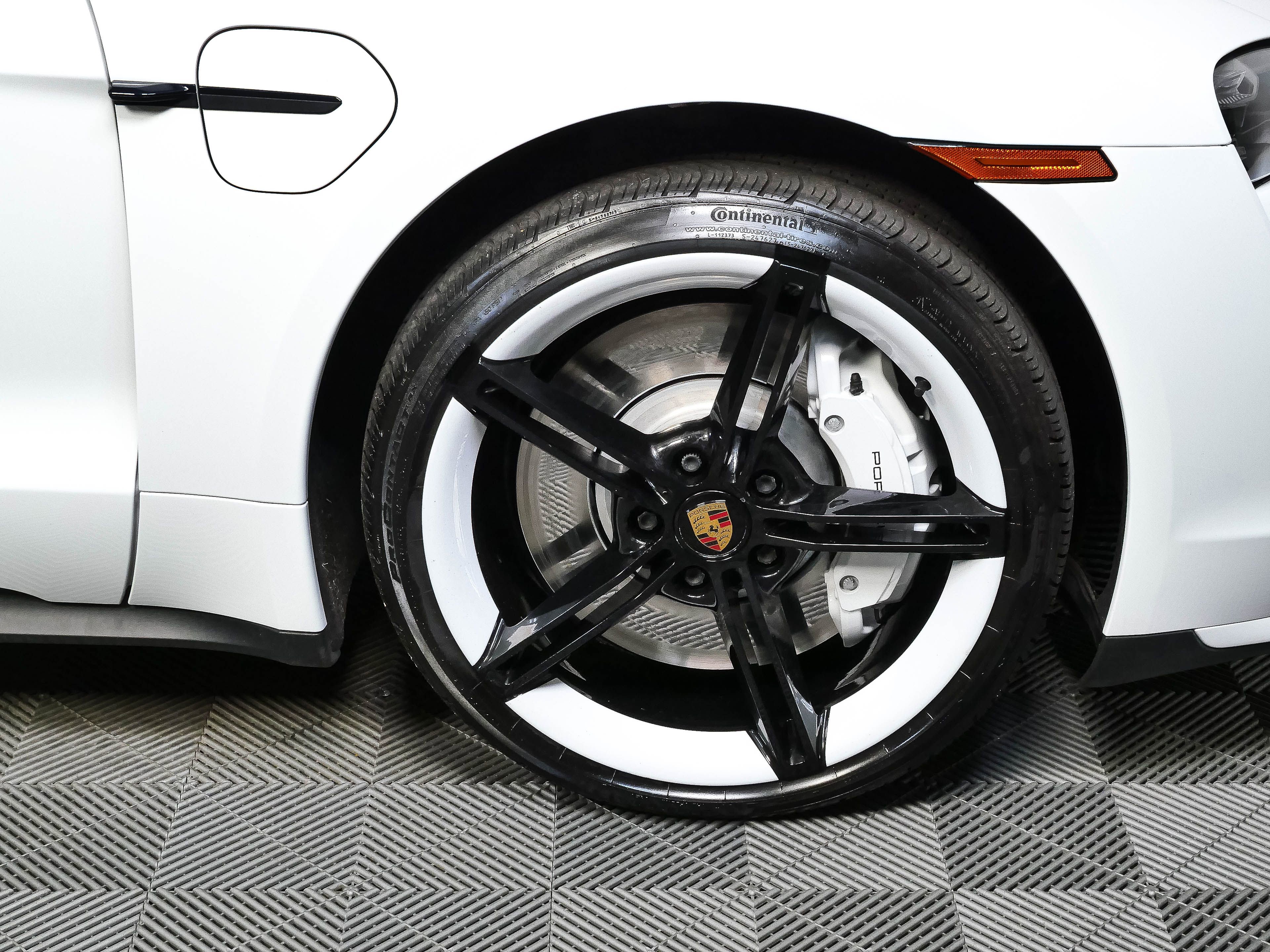 Certified 2021 Porsche Taycan Turbo w/ Premium Package AWD/4WD image 39