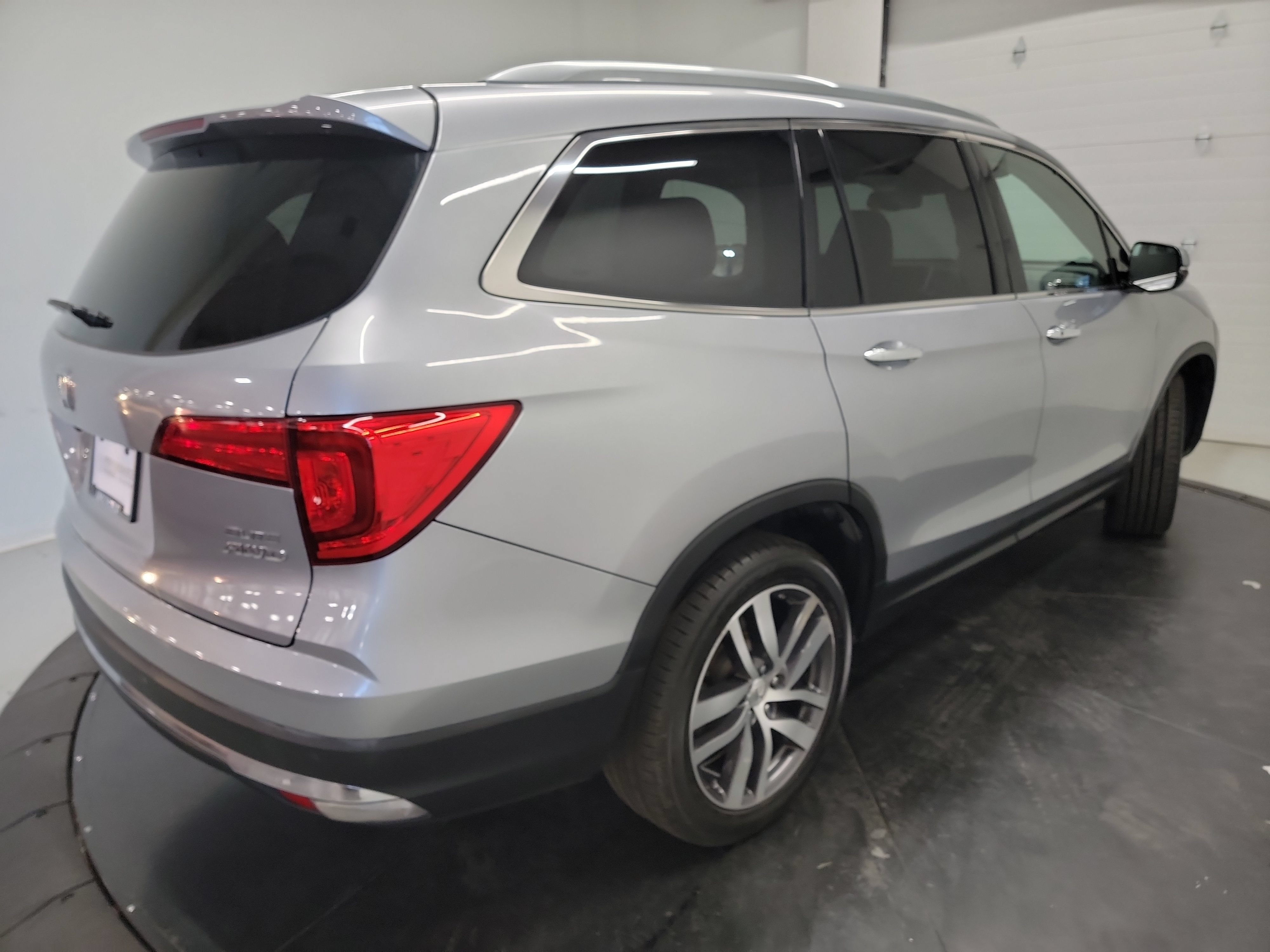 Used 2016 Honda Pilot Elite image 9
