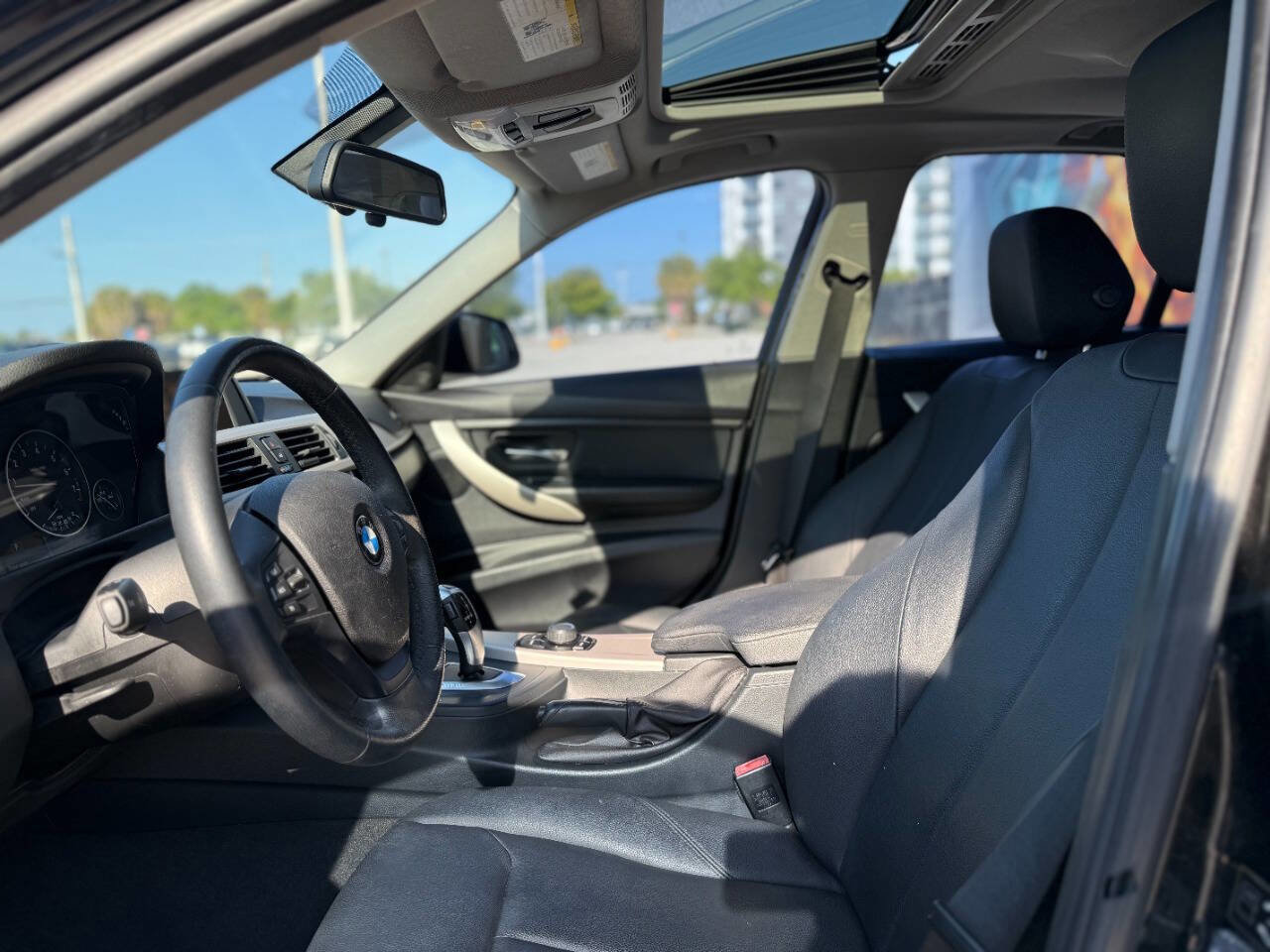 Used 2015 BMW 320i xDrive Sedan AWD/4WD image 10