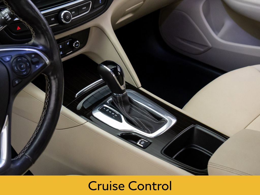 Used 2019 Buick Regal Essence w/ Driver Confidence Package I image 11