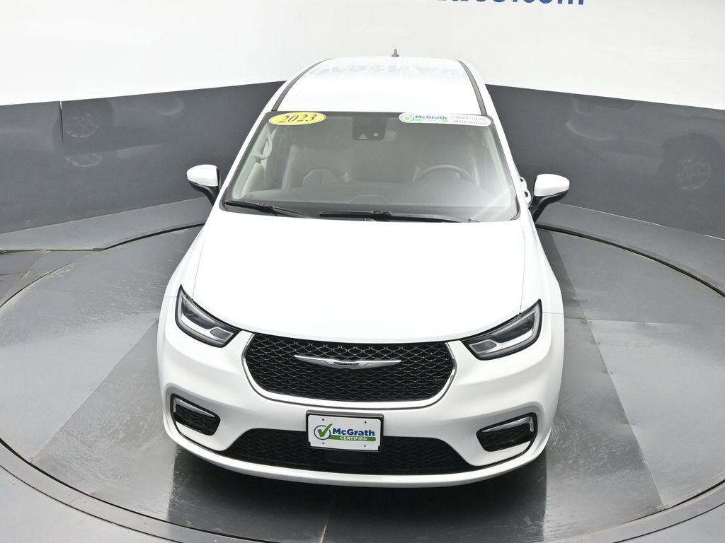 Used 2023 Chrysler Pacifica Touring-L FWD image 26