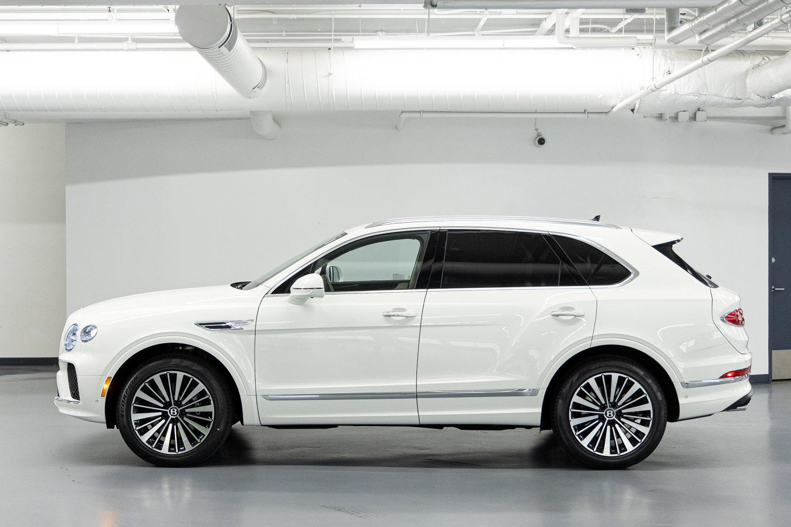 New 2026 Bentley Bentayga AWD/4WD image 2