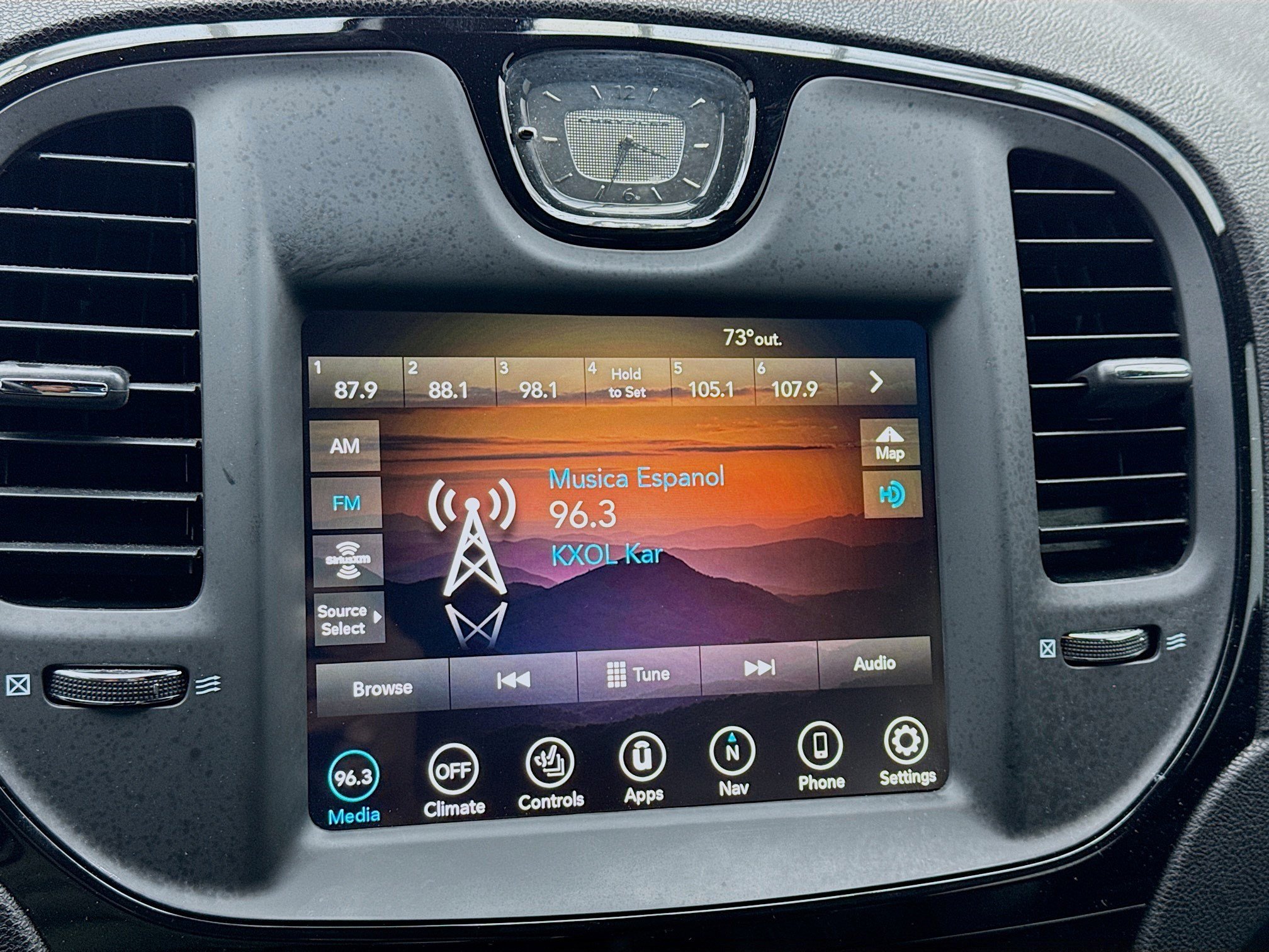 Used 2018 Chrysler 300 S RWD image 11