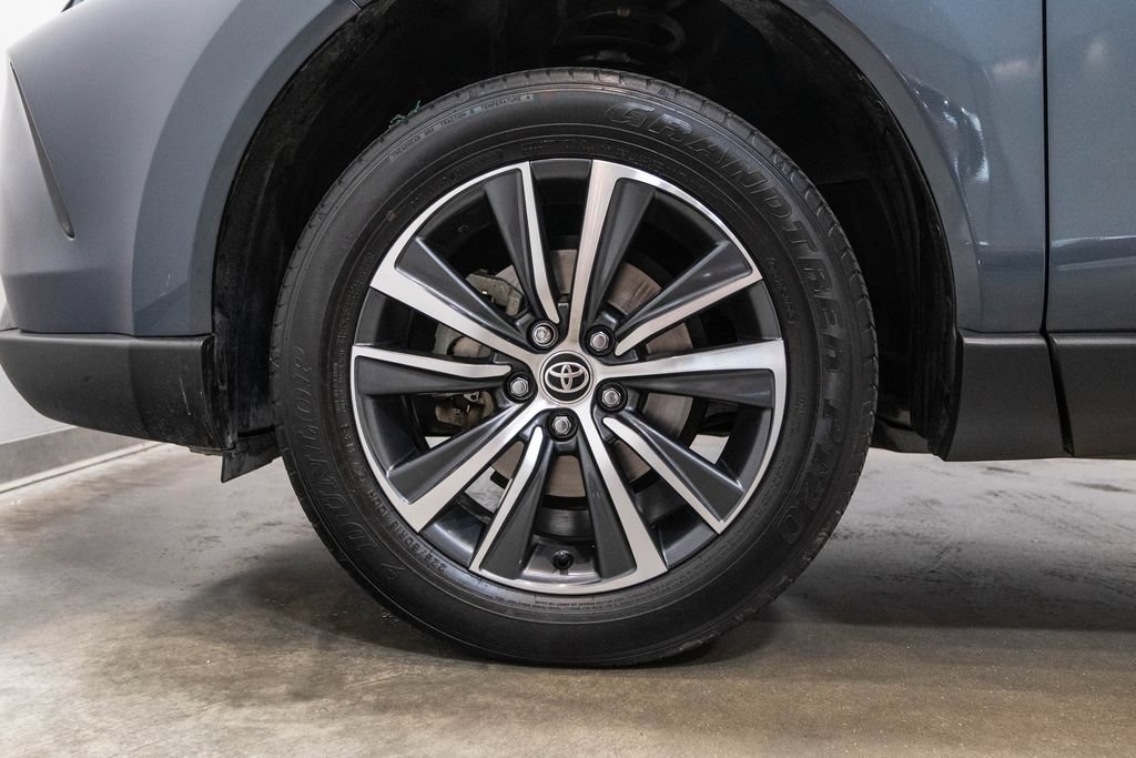 Used 2024 Toyota Venza LE AWD/4WD image 11