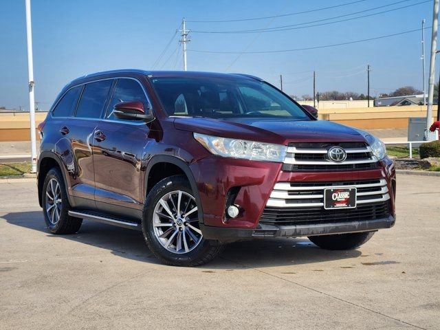 Used 2019 Toyota Highlander XLE image 2