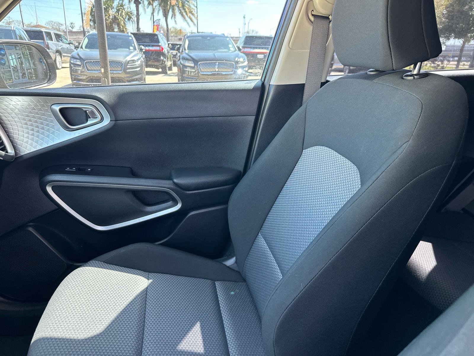 Used 2021 Kia Soul LX FWD image 16