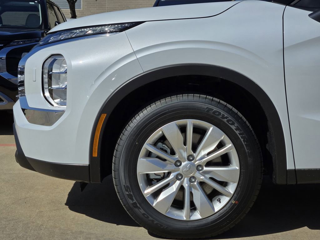 New 2026 Mitsubishi Outlander ES image 5