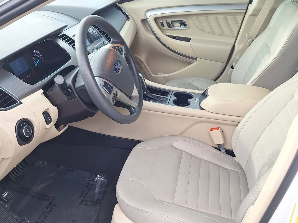 Used 2019 Ford Taurus SE image 10