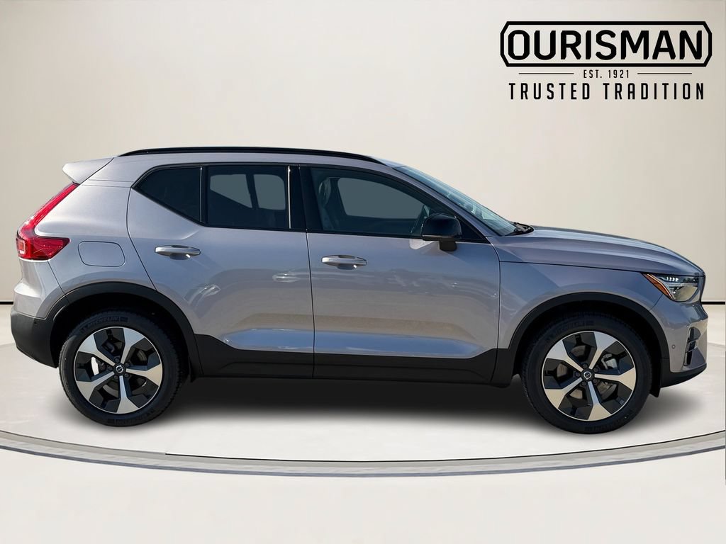 New 2026 Volvo XC40 B5 Plus w/ Climate Package AWD/4WD image 2