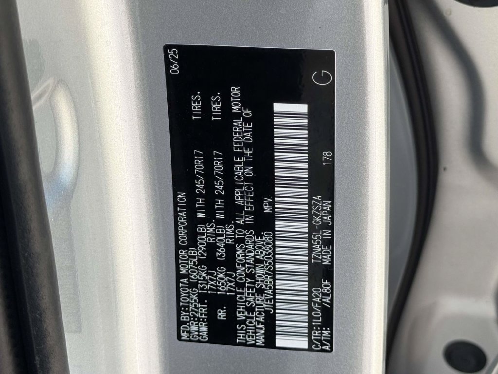Certified 2025 Toyota 4Runner SR5 AWD/4WD image 27
