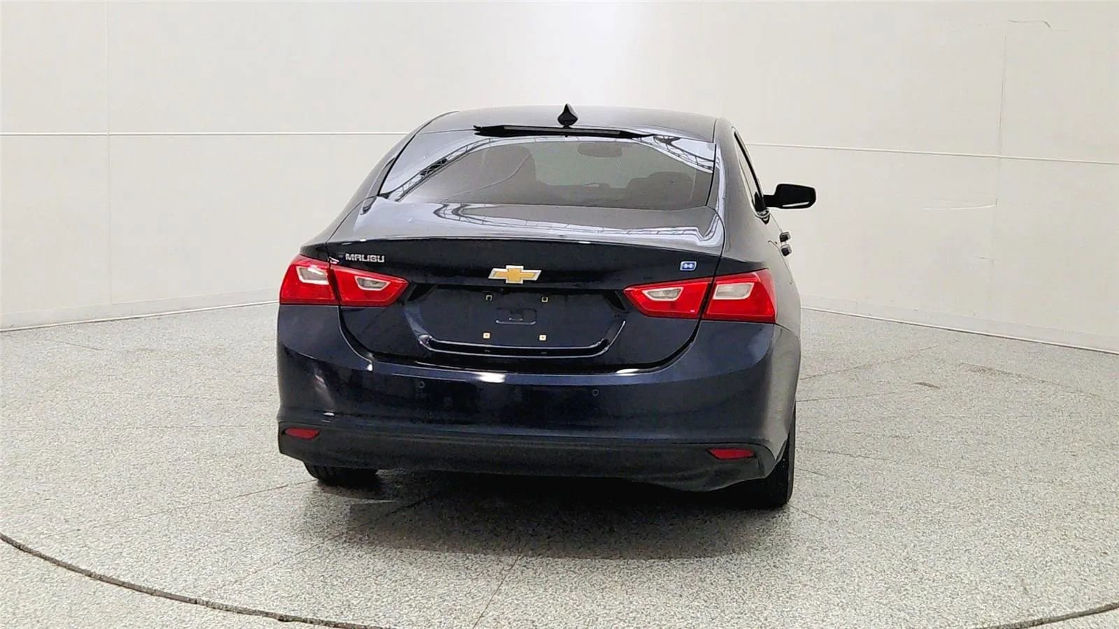 Used 2018 Chevrolet Malibu Hybrid w/ Driver Confidence Package image 6