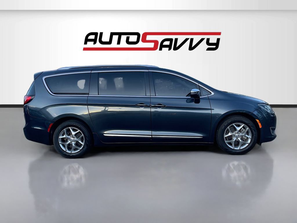 Used 2020 Chrysler Pacifica Limited FWD image 8