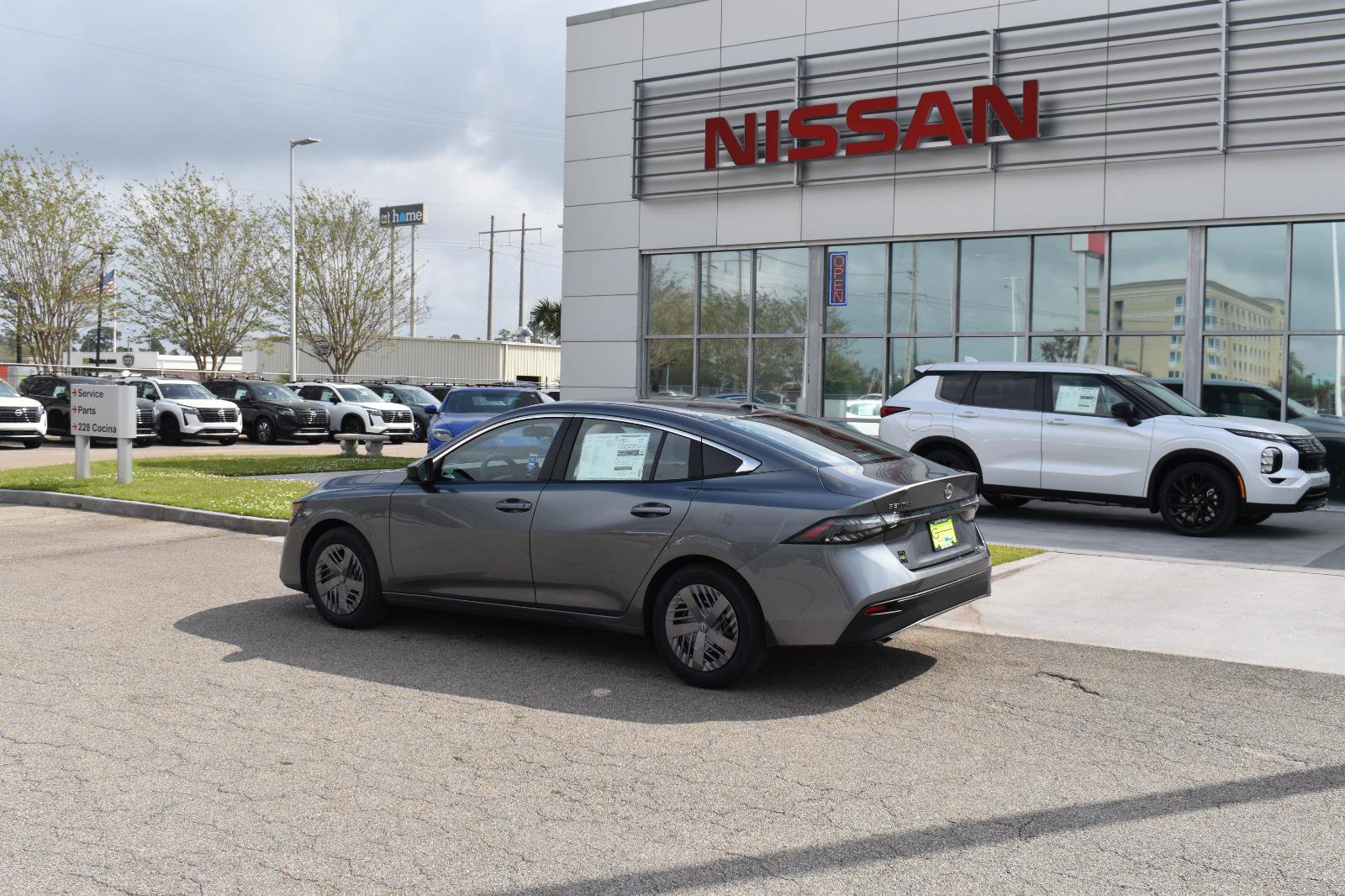 Used 2026 Nissan Sentra SV w/ Floor Mat Package FWD image 5