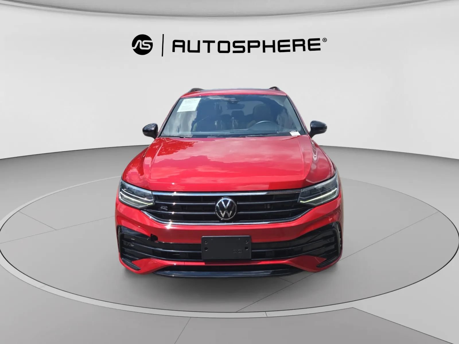 Used 2024 Volkswagen Tiguan SE R-Line FWD image 2