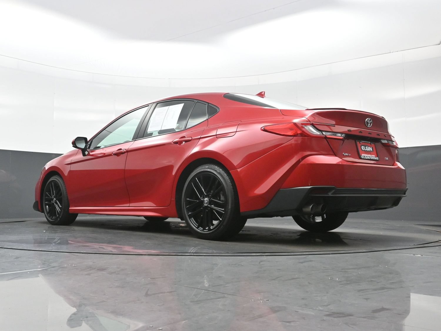 Used 2025 Toyota Camry SE FWD image 31
