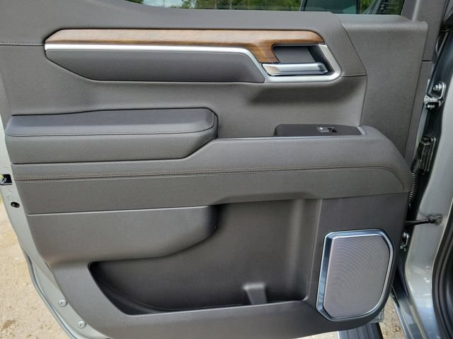 New 2026 Chevrolet Silverado 1500 High Country AWD/4WD image 9