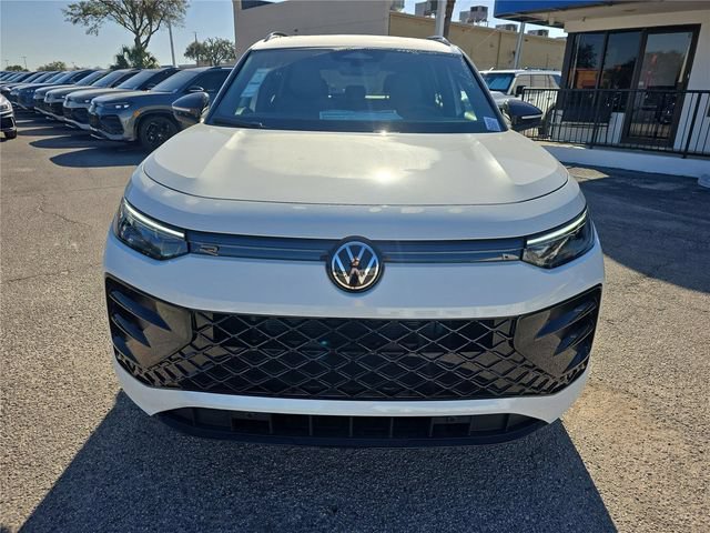 New 2026 Volkswagen Tiguan SE R-Line AWD/4WD image 2