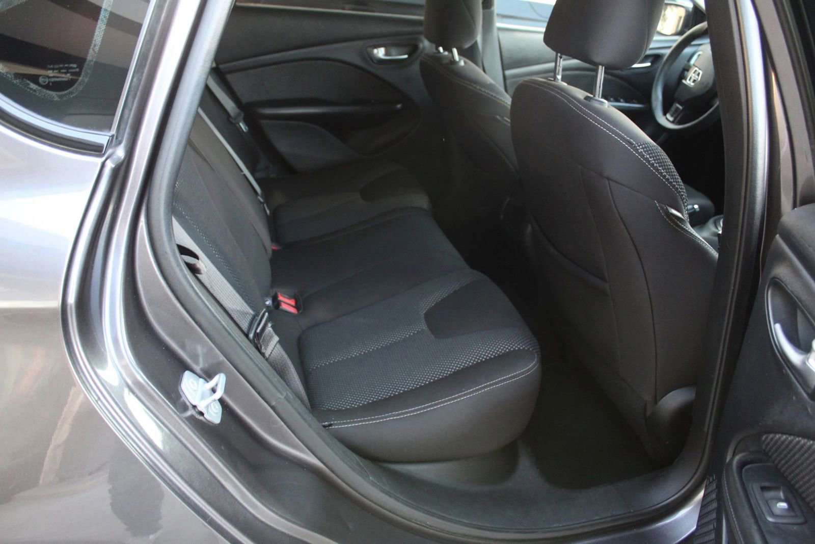 Used 2015 Dodge Dart SXT FWD image 11