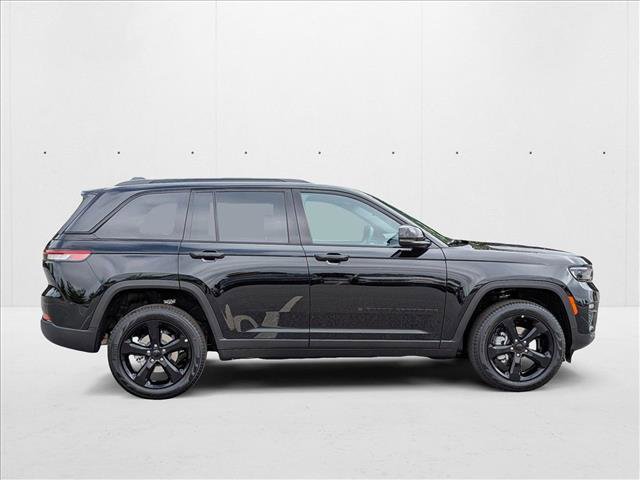 New 2025 Jeep Grand Cherokee Limited w/ Black Appearance Package image 8