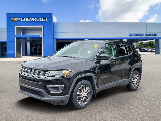 Used 2018 Jeep Compass Latitude w/ Popular Equipment Group FWD image 2
