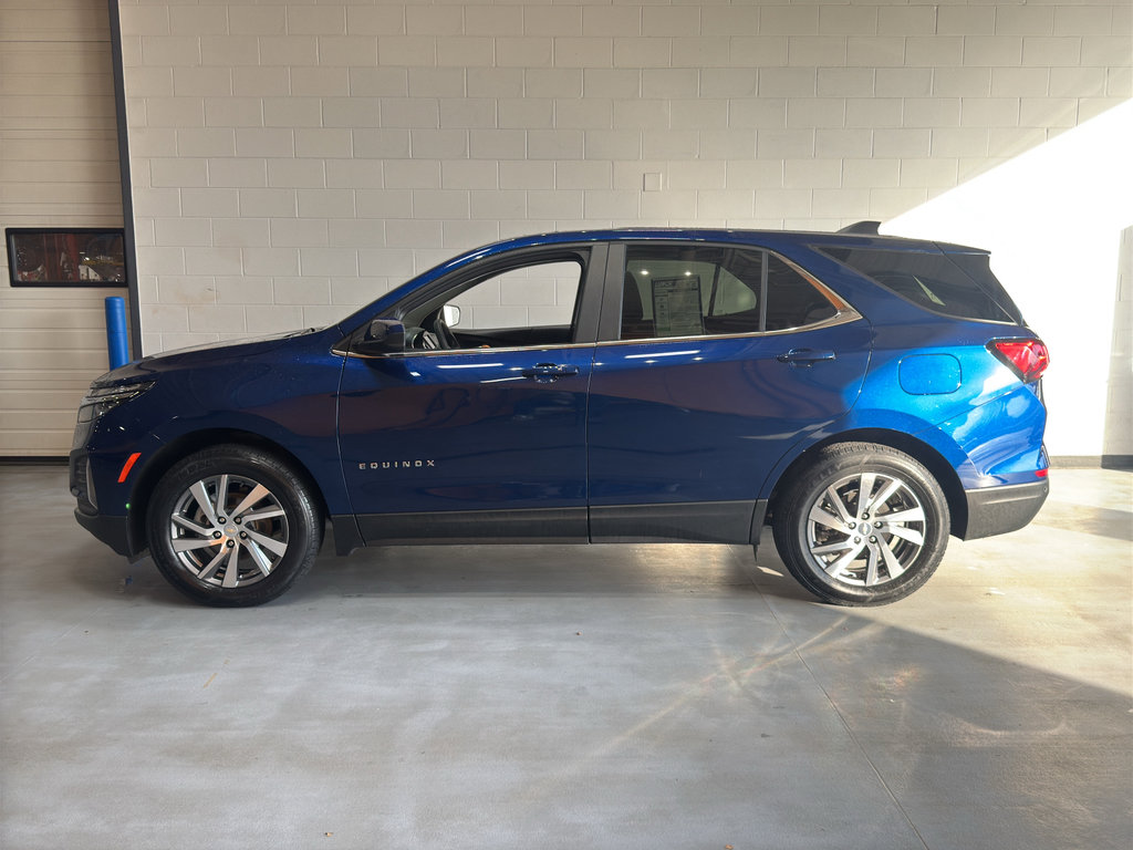 Used 2023 Chevrolet Equinox LT image 2