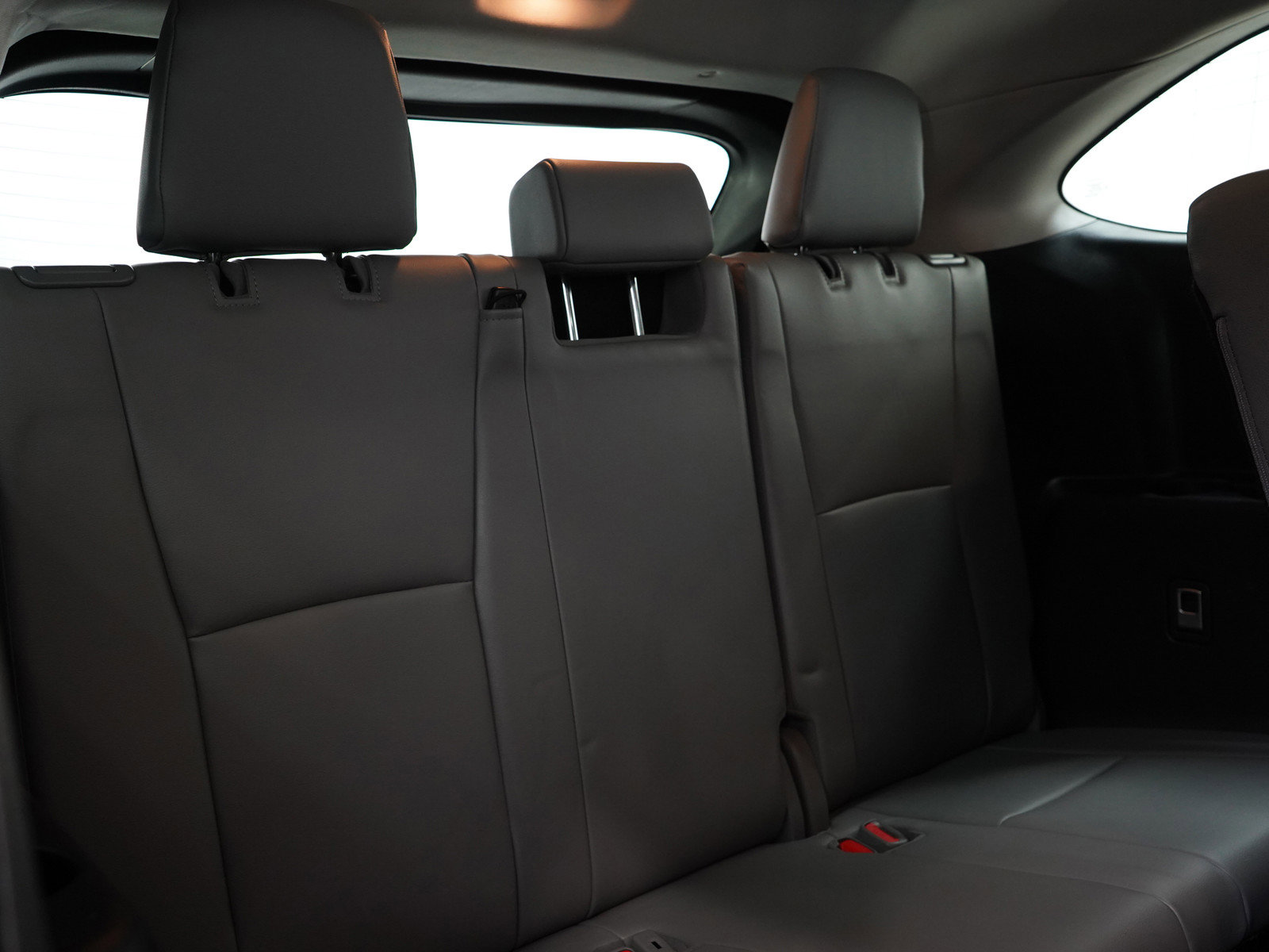 Used 2021 Toyota Highlander XLE AWD/4WD image 13