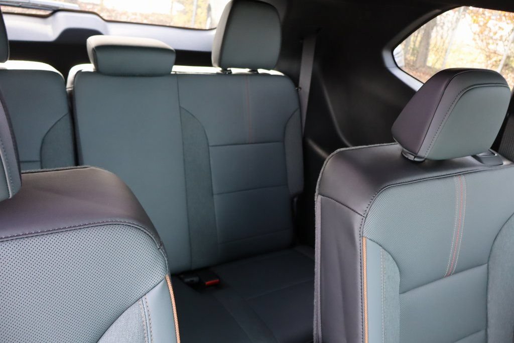 New 2026 GMC Acadia AT4 w/ Luxury Package AWD/4WD image 25