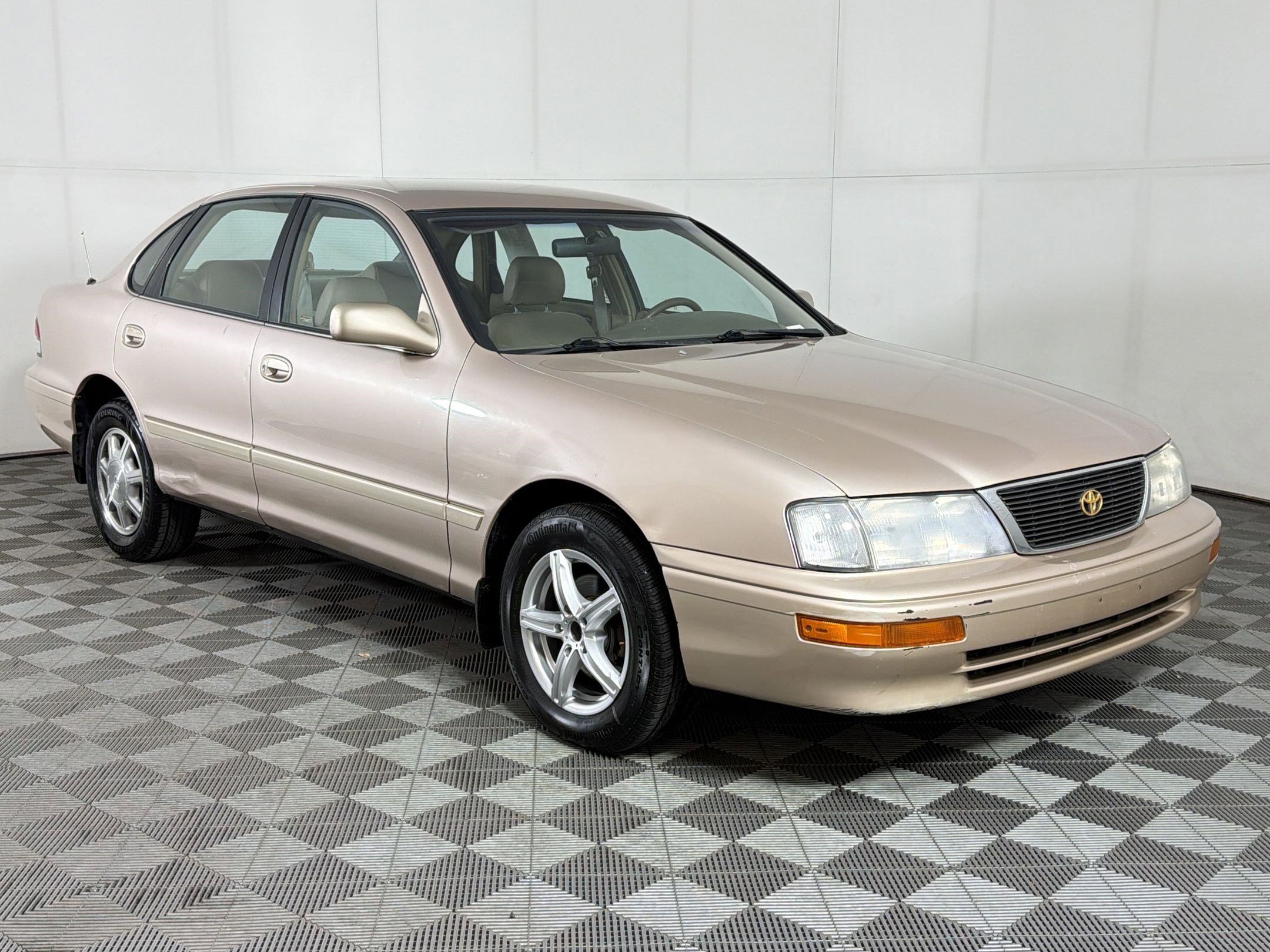 Used 1996 Toyota Avalon XL FWD image 7