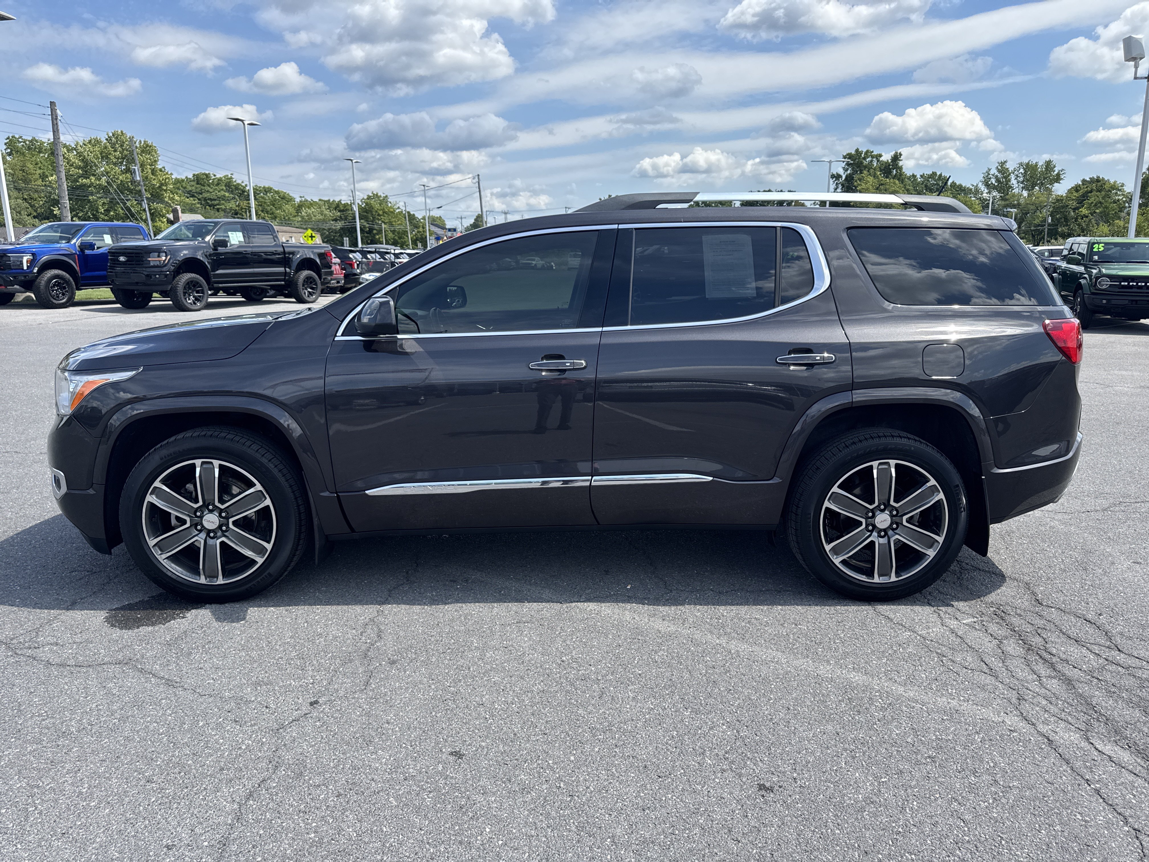 Used 2018 GMC Acadia Denali w/ Technology Package AWD/4WD image 7
