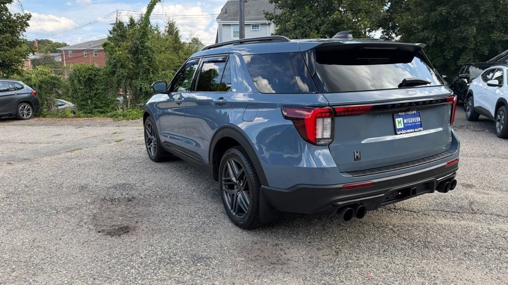 Used 2025 Ford Explorer ST AWD/4WD image 4