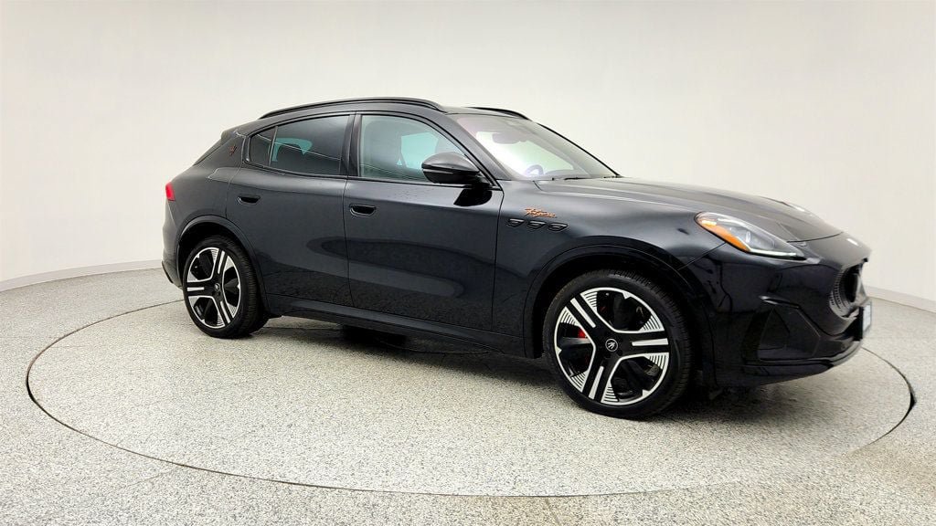 Used 2025 Maserati Grecale Folgore AWD/4WD image 3