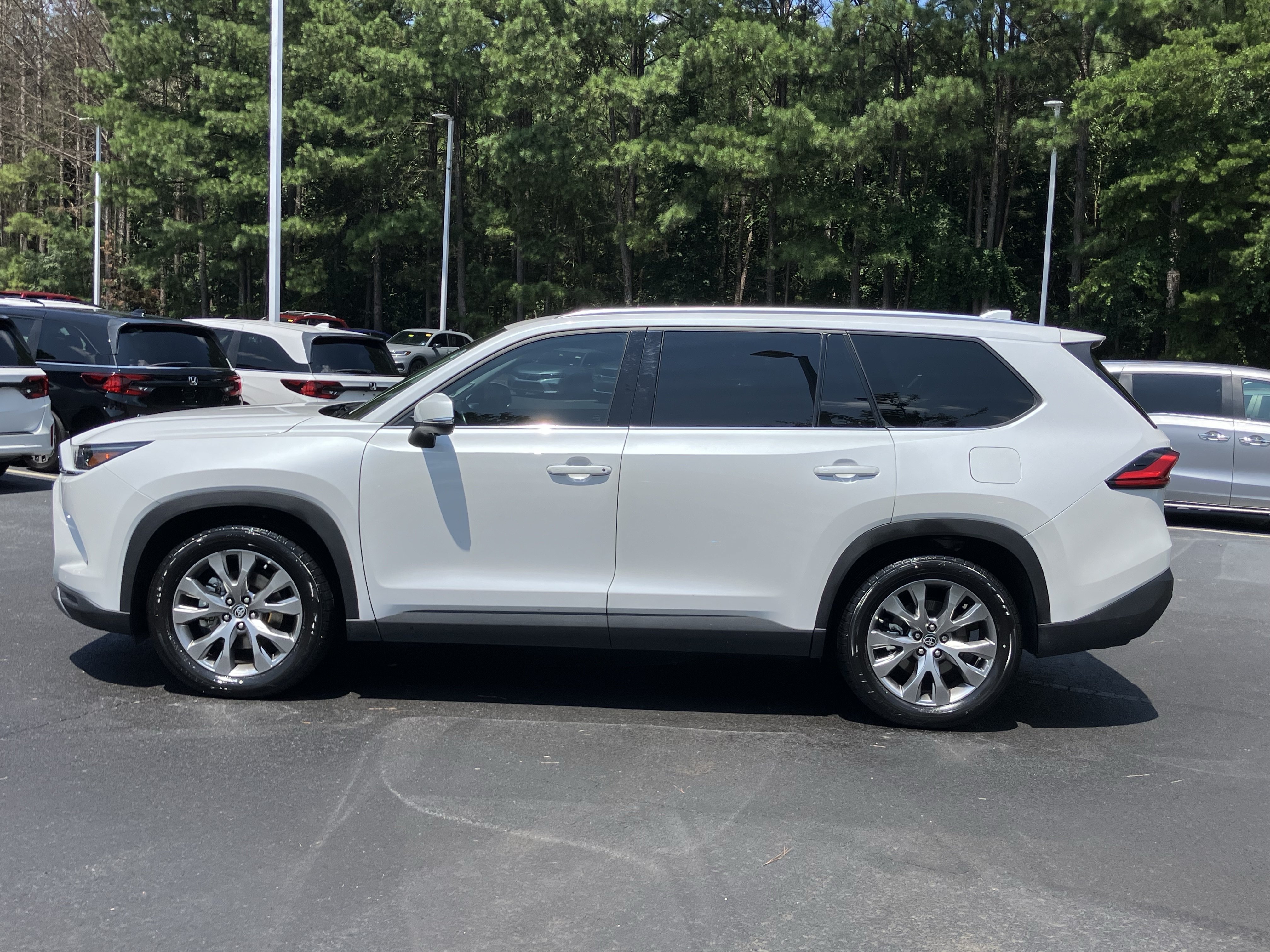 Used 2024 Toyota Grand Highlander FWD image 7