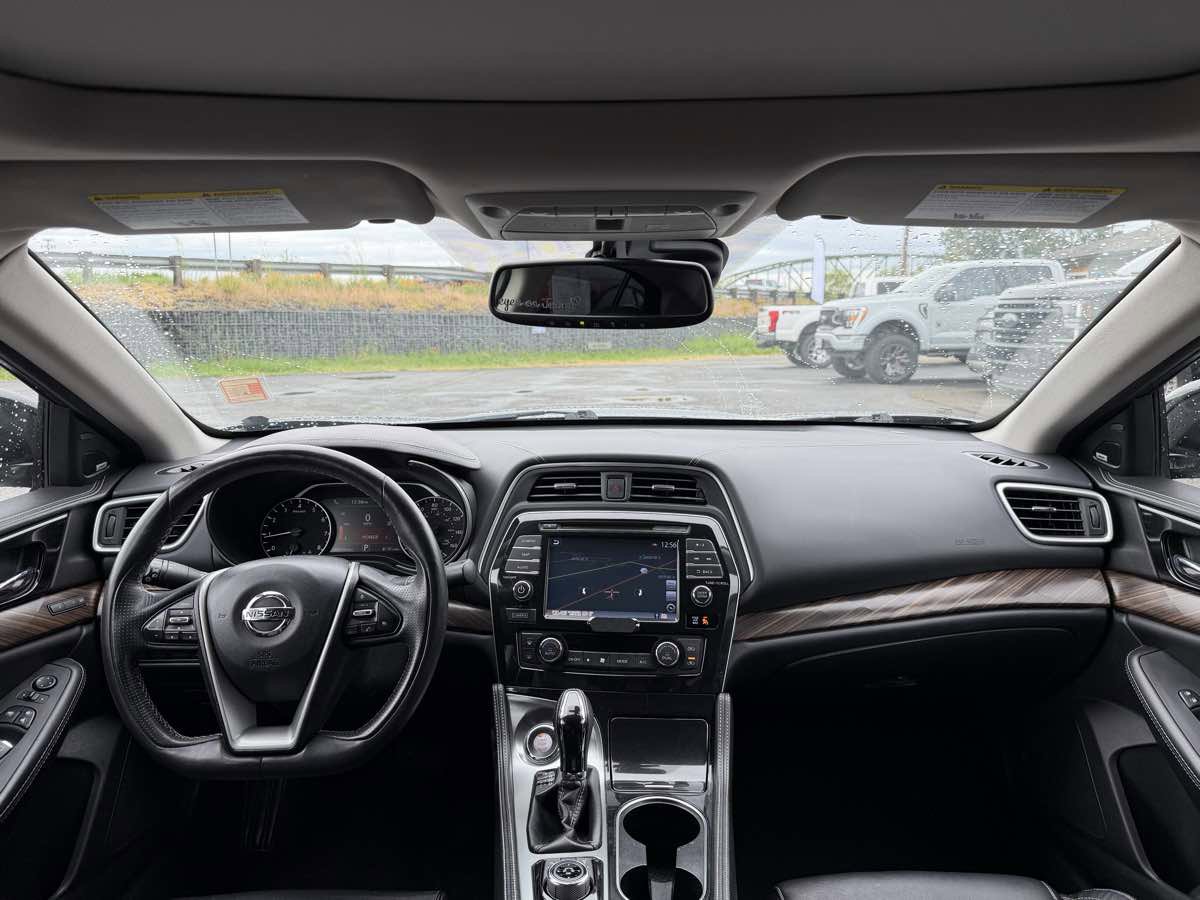 Used 2017 Nissan Maxima Platinum FWD image 18