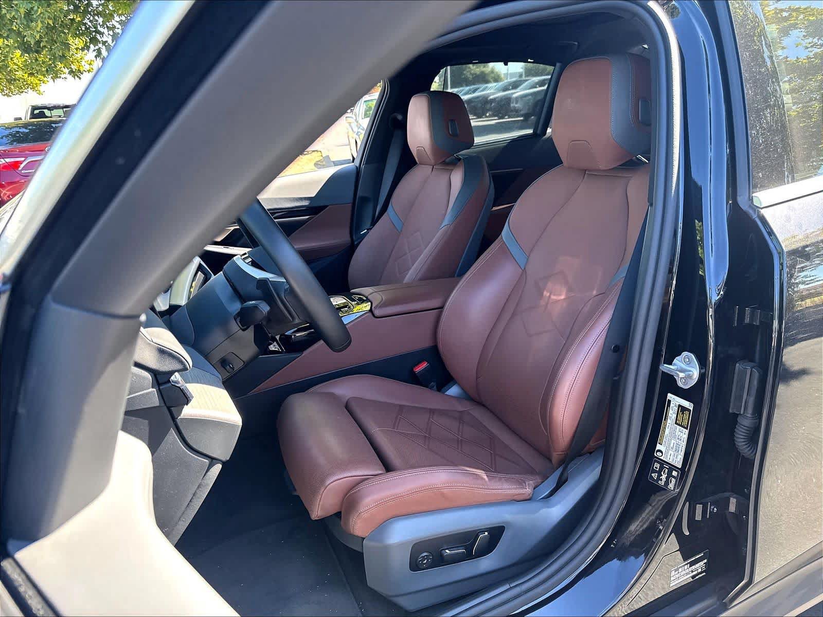Used 2024 BMW 540i xDrive w/ Executive Package AWD/4WD image 21