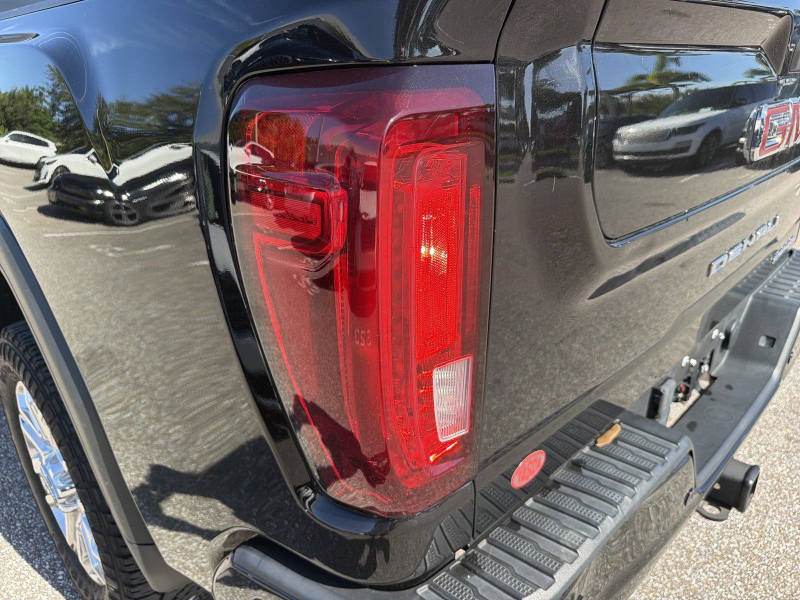 Used 2023 GMC Sierra 2500 Denali w/ Denali Ultimate Package AWD/4WD image 11