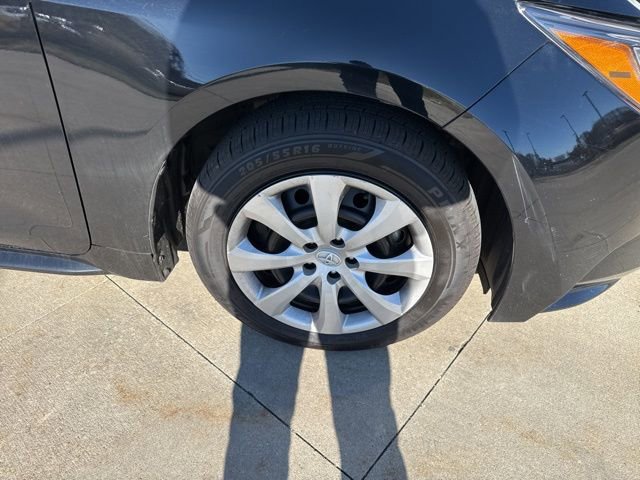 Used 2024 Toyota Corolla LE image 9