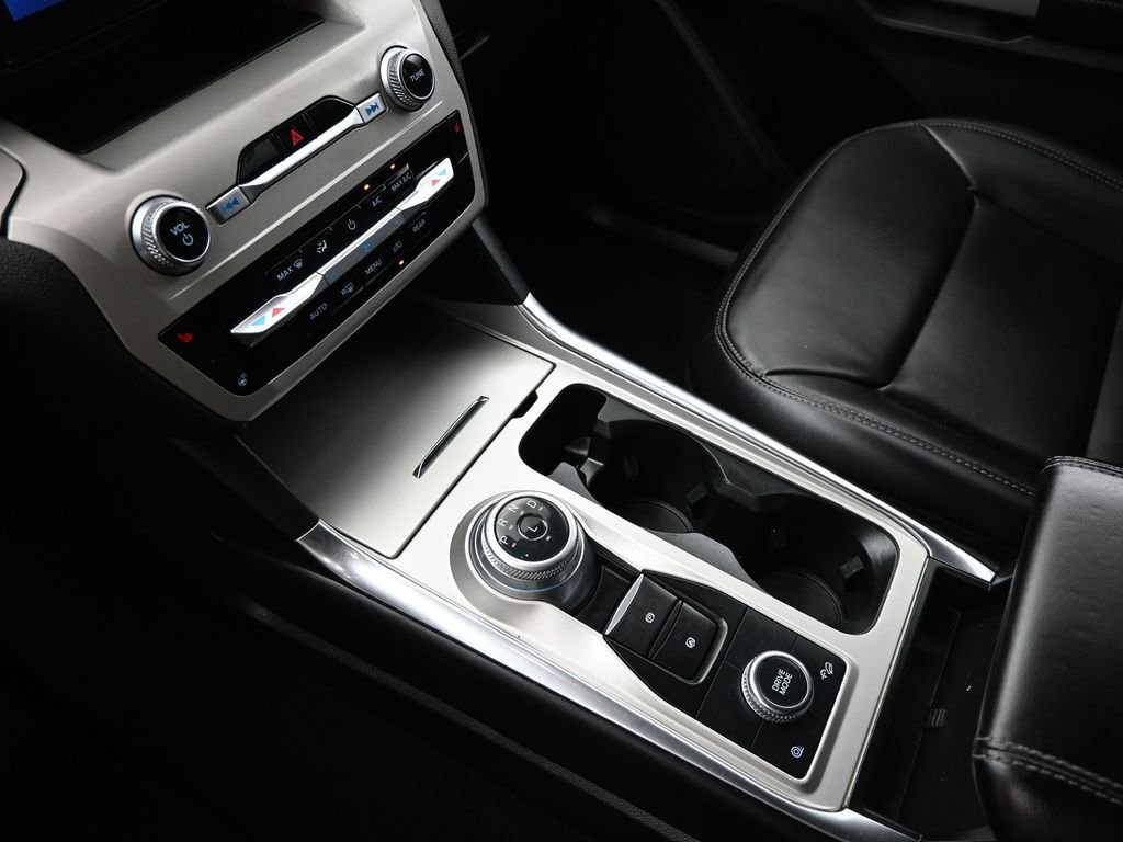 Certified 2022 Ford Explorer XLT w/ Equipment Group 202A image 20