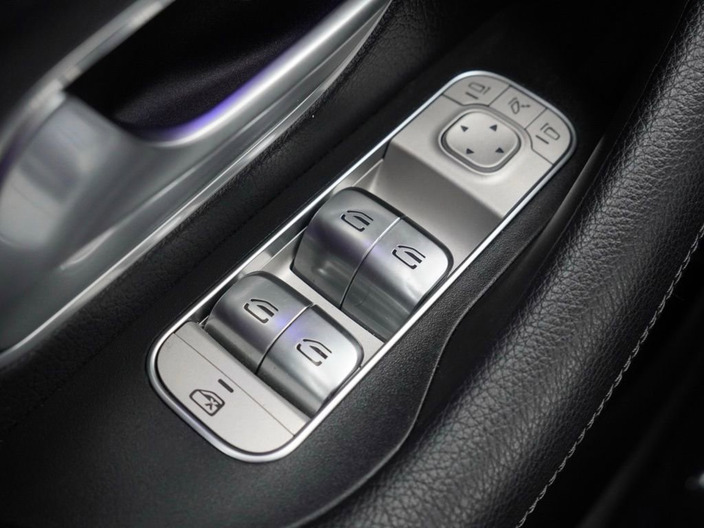 Used 2024 Mercedes-Benz GLE 450e 4MATIC image 9