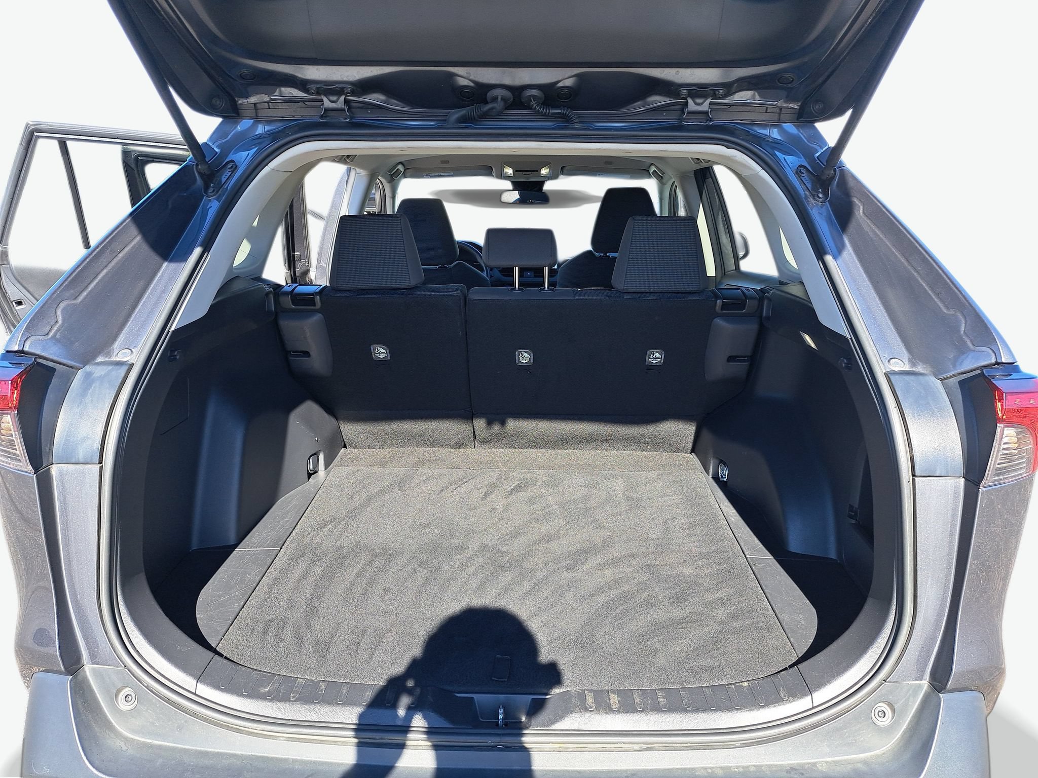 Used 2025 Toyota RAV4 LE AWD/4WD image 13