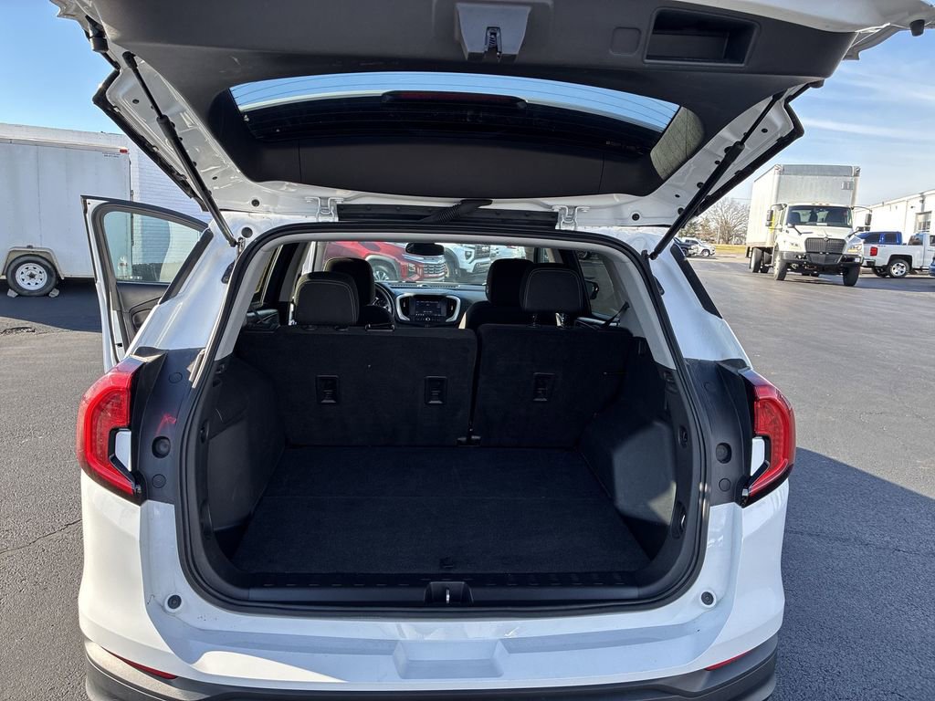 Used 2022 GMC Terrain SLE image 21