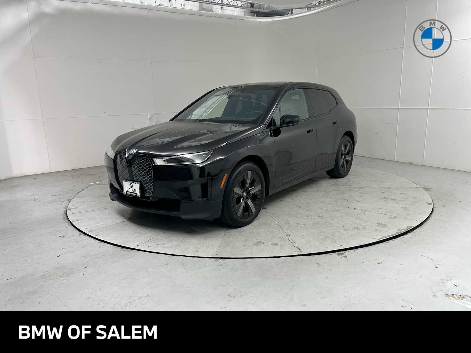Used 2024 BMW iX xDrive50 AWD/4WD image 1