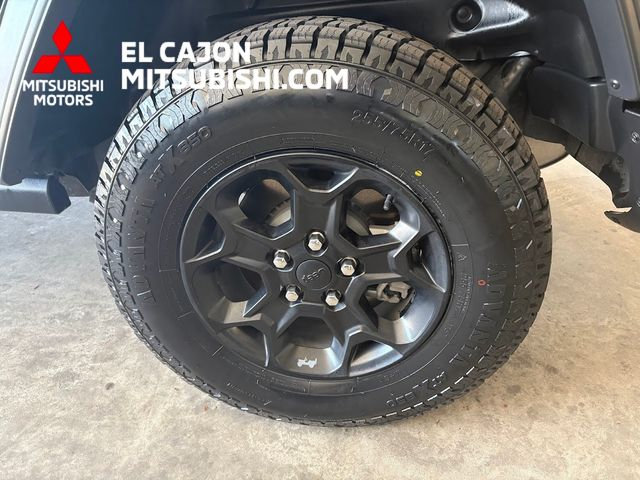 Used 2023 Jeep Wrangler Unlimited w/ Sun & Screen Package AWD/4WD image 5