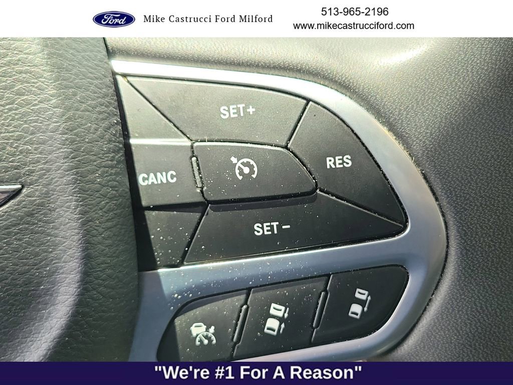 Used 2023 Chrysler Pacifica Touring-L FWD image 14
