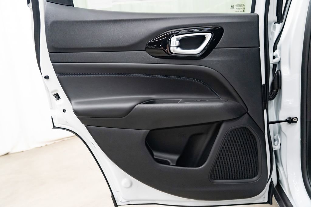 New 2026 Jeep Compass Latitude image 23