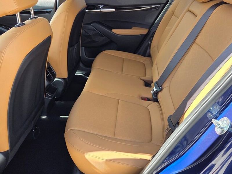 Used 2024 Kia Seltos SX w/ SX Sunroof Package image 8