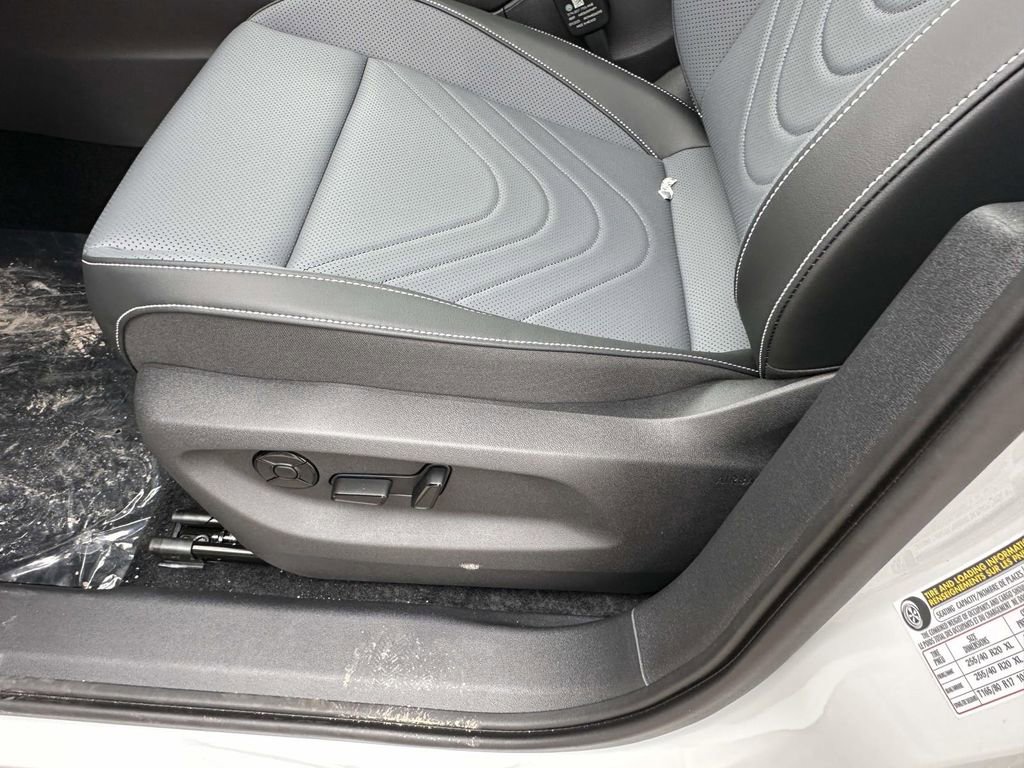 New 2026 Volkswagen Tiguan SE R-Line AWD/4WD image 15